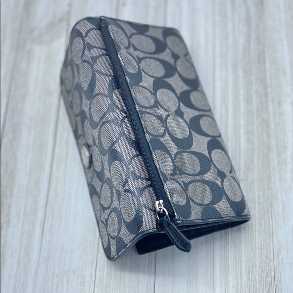 Coach Wallet - Picture 2 of 3